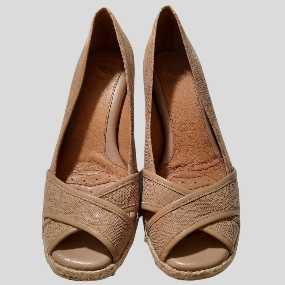 🔥SOLD-Comfortable Summer Espadrille Peep-toe Wedge by Nurture Antonia Sz. 8